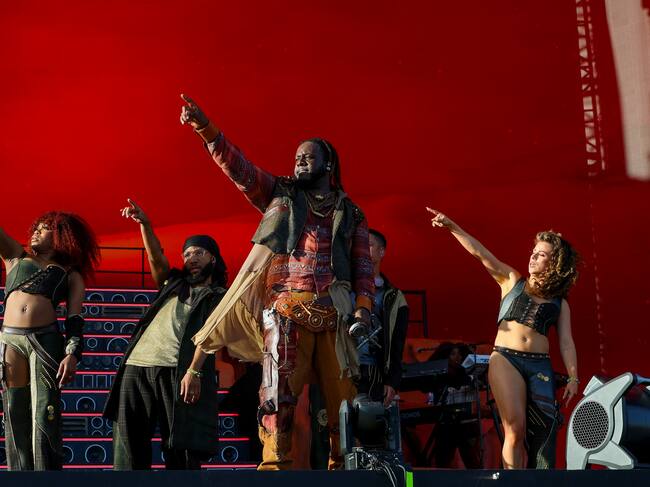 Hubo un tiempo en los 2000 en los que muchos culparon a T-Pain de la desaparición de la música pop, pero está claro que sus pecados están redimidos vista su acogida en su primera vez en el escenario principal.