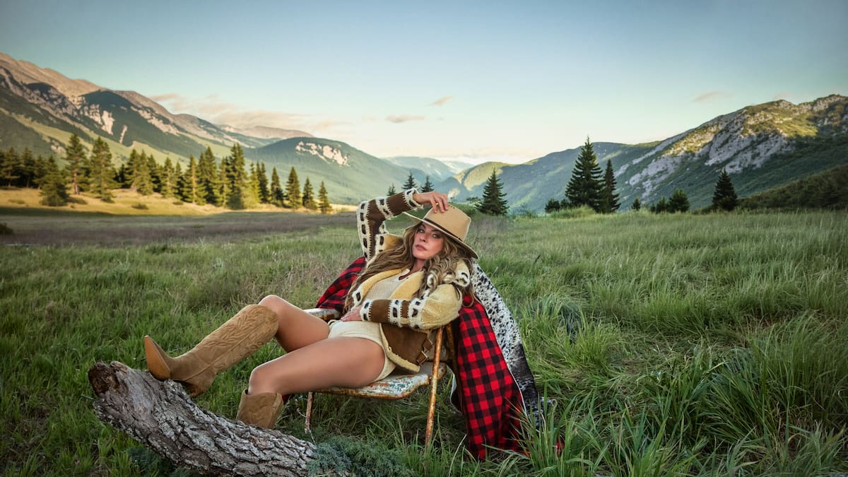 Shania Twain vuelve a sus raíces con 'Little Miss Twain'