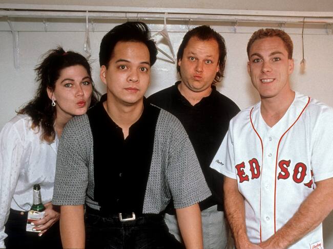 Kim Deal, Joey Santiago, Black Francis y David Lovering, la formación de los Pixies en 1992.