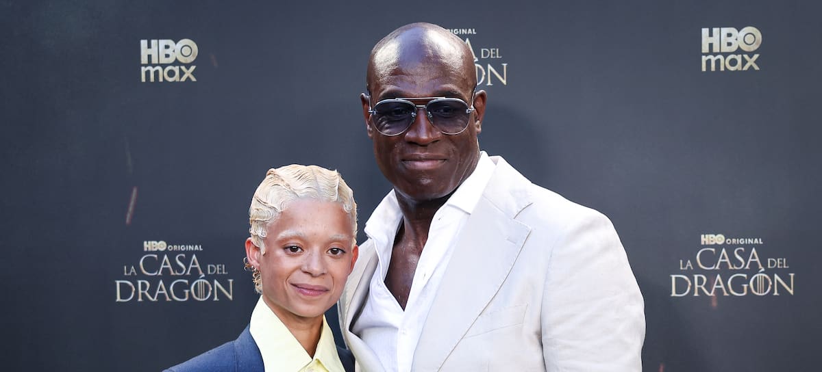 Phoebe Campbell y Steve Toussaint en la premiere en Madrid de la tercera temporada de 'La Casa del Dragón'. / Pablo Cuadra/WireImage
