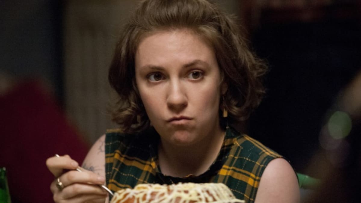 Lena Dunham, orgullosa de su físico, dice SÍ a la celulitis