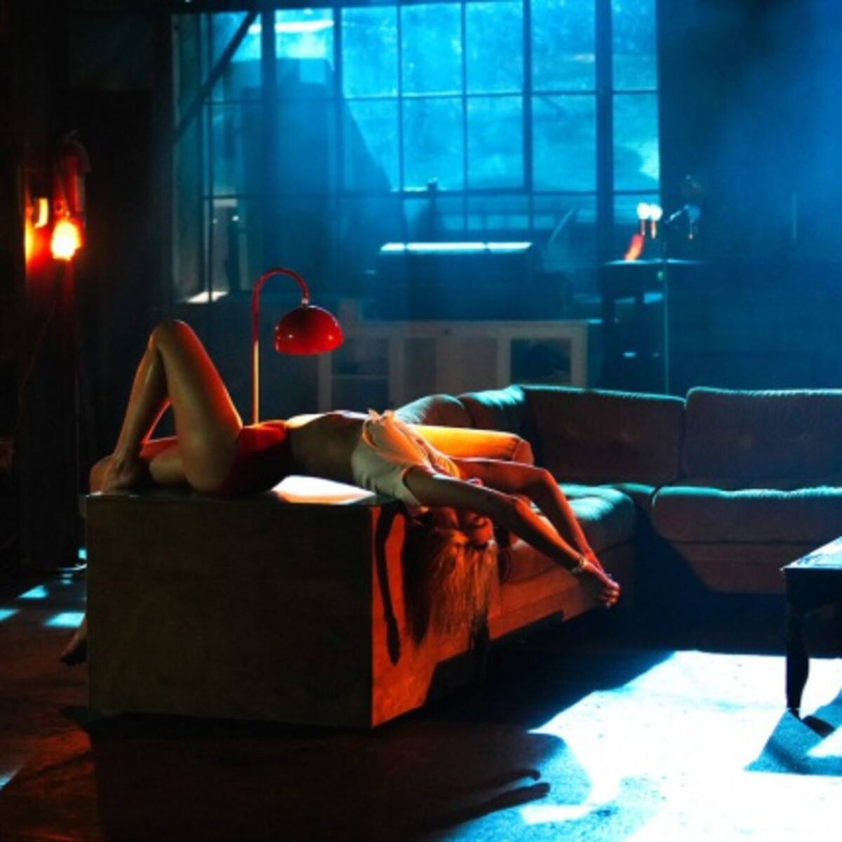 Dualipa estrena video de "Electricity"