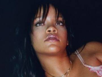 Rihanna posa en sexy lencería