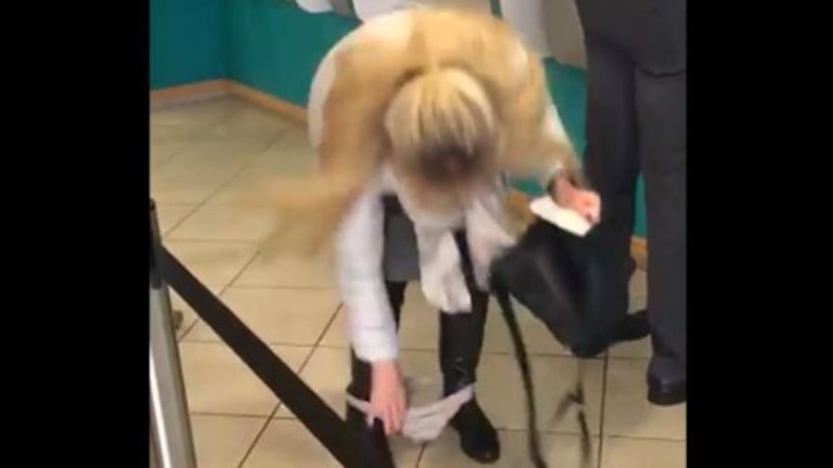 No vas a parar de reírte con esta mujer en el cajero automático