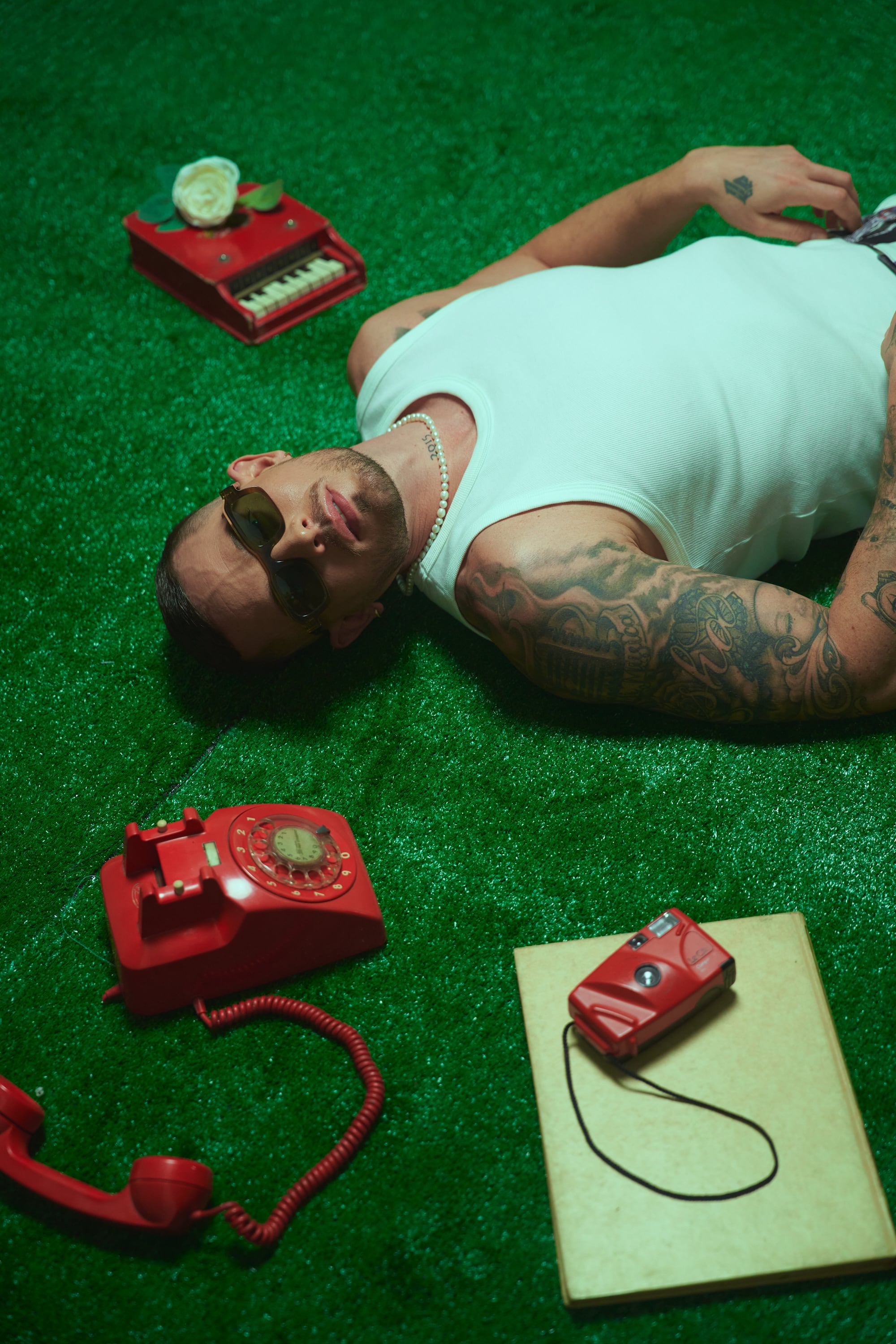 Loco Escrito para su single 'Mentira' - The Project