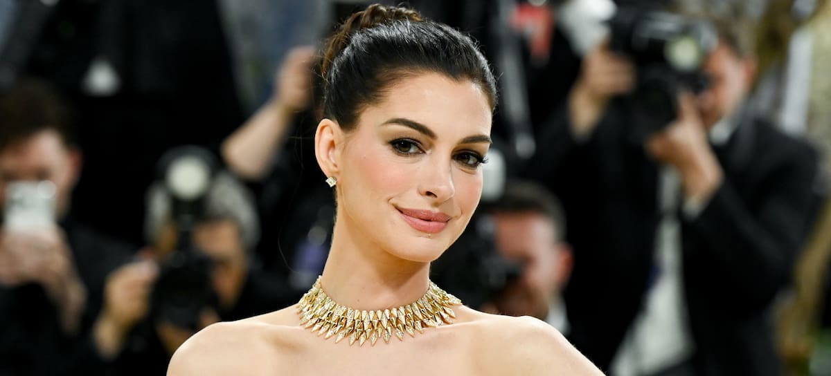 Anne Hathaway en la Met Gala 2026 en el Museo Metropolitano del arte, el 4 de mayo de 2026, New York (Photo by Gilbert Flores/Variety via Getty Images)