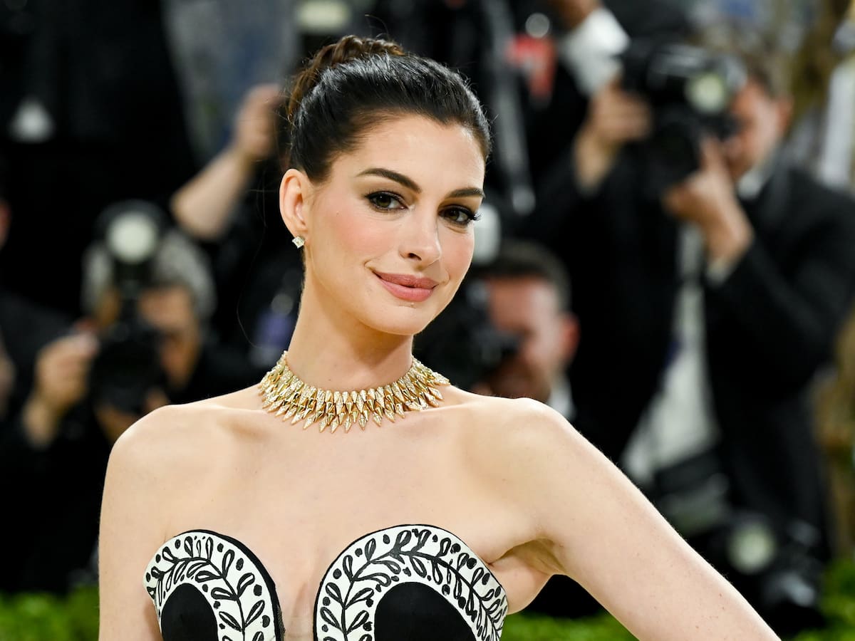 Anne Hathaway revive uno de los clásicos de su filmografía: 'Hechizada' tendrá una serie propia