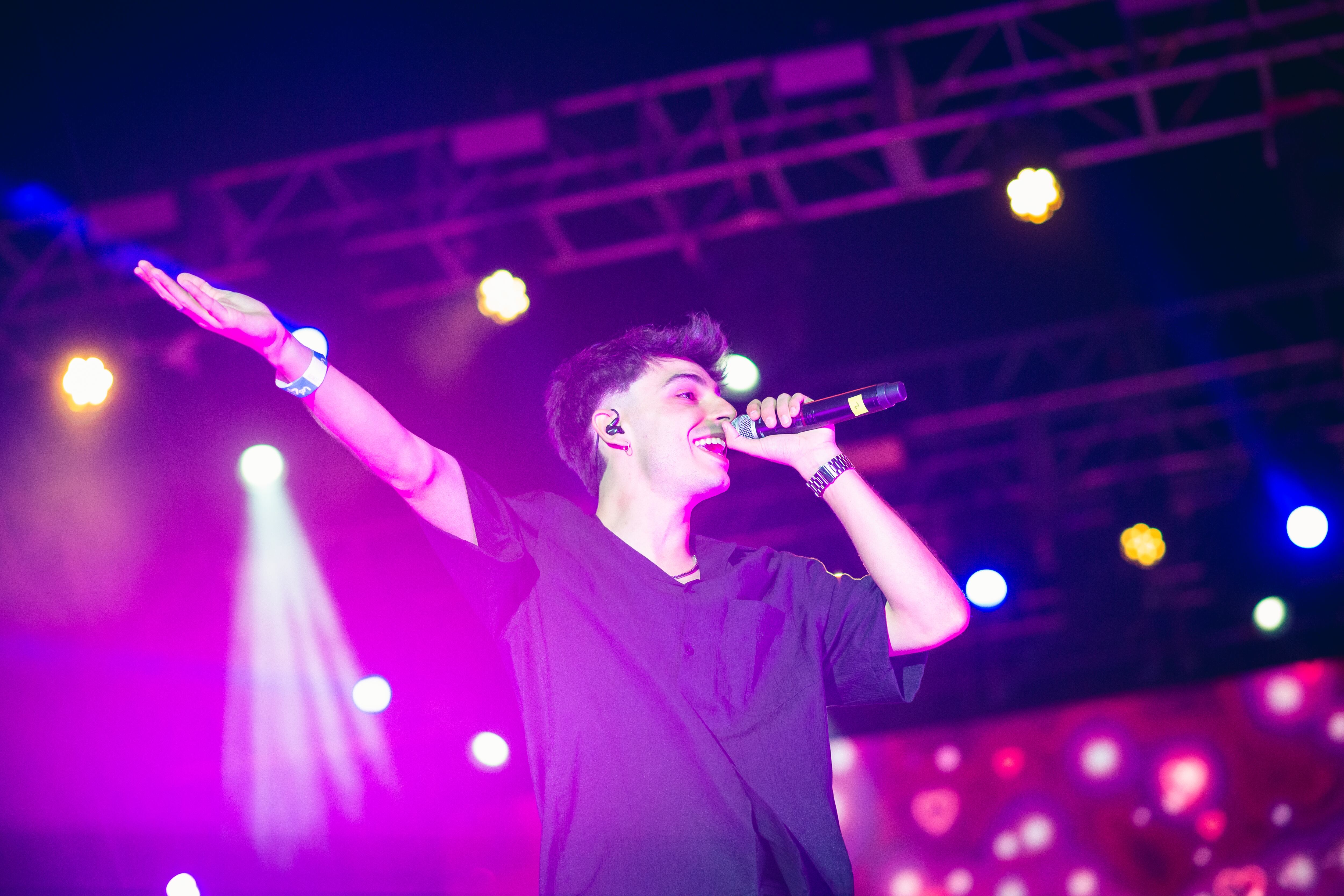 Iam Campillo vivió un sueño en San Pedro del Pinatar y nos regaló una versión mágica de 'Física o Química'.