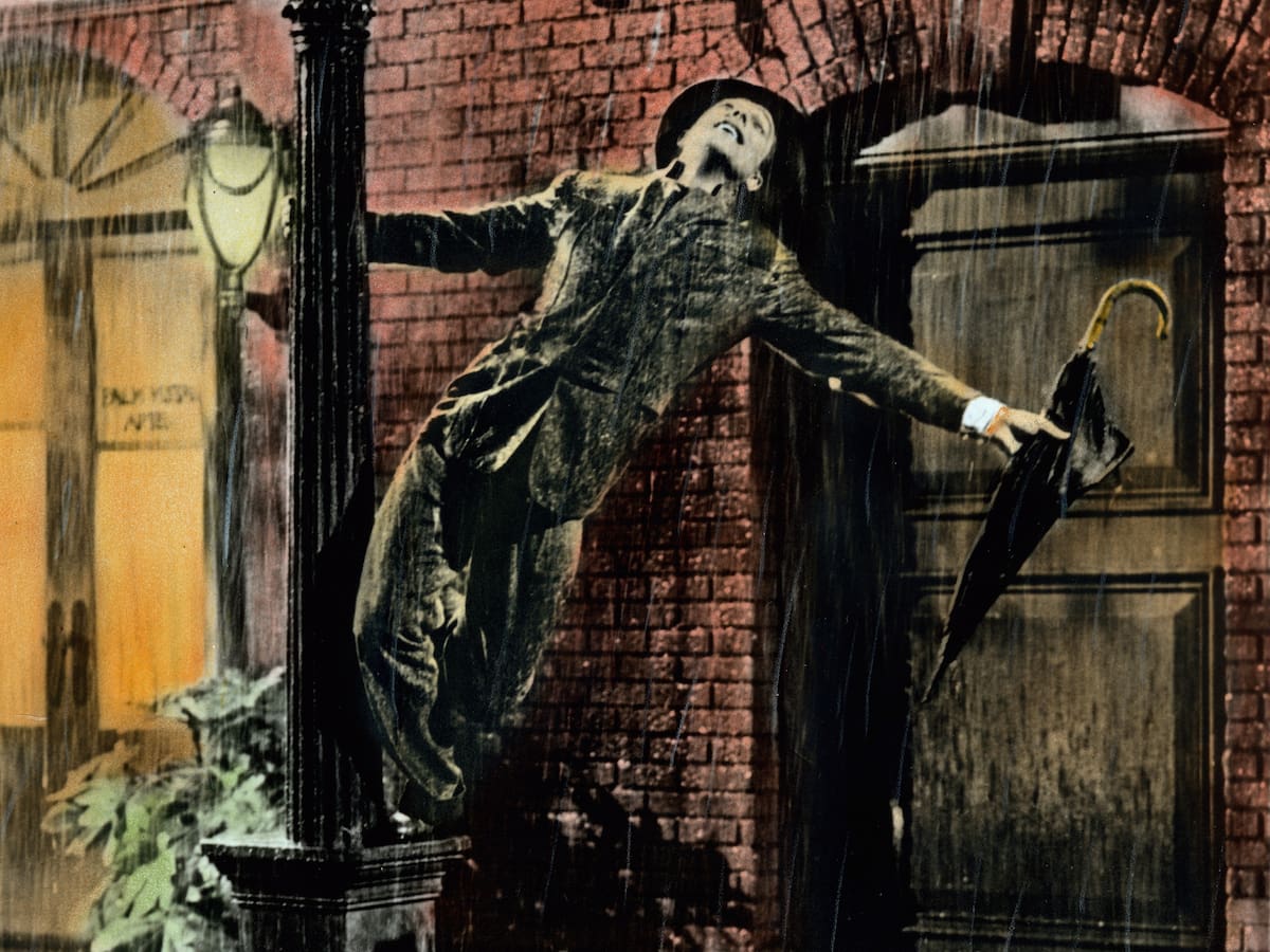 El Gran Musical recuerda el mito de la leche en 'Singing in the rain' de Gene Kelly