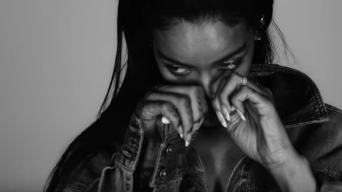 El emotivo reencuentro que ha hecho llorar a Rihanna