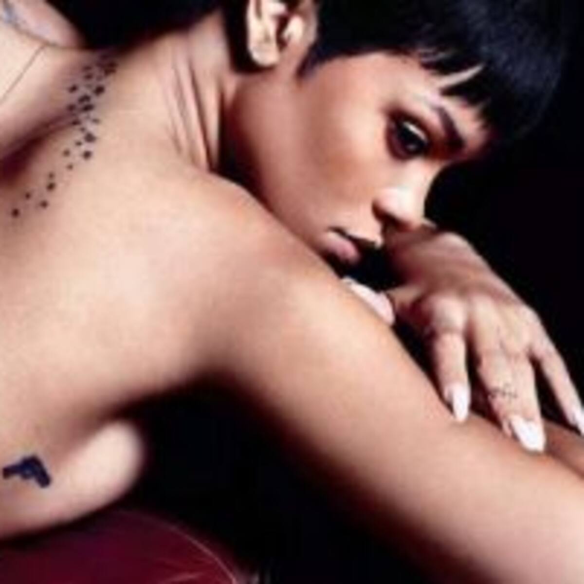 Rihanna bloqueó en Twitter a una fan acosadora