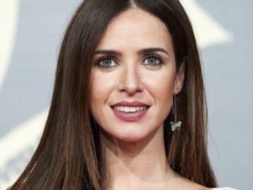 Paula Prendes se deja fotografiar por su madre totalmente desnuda