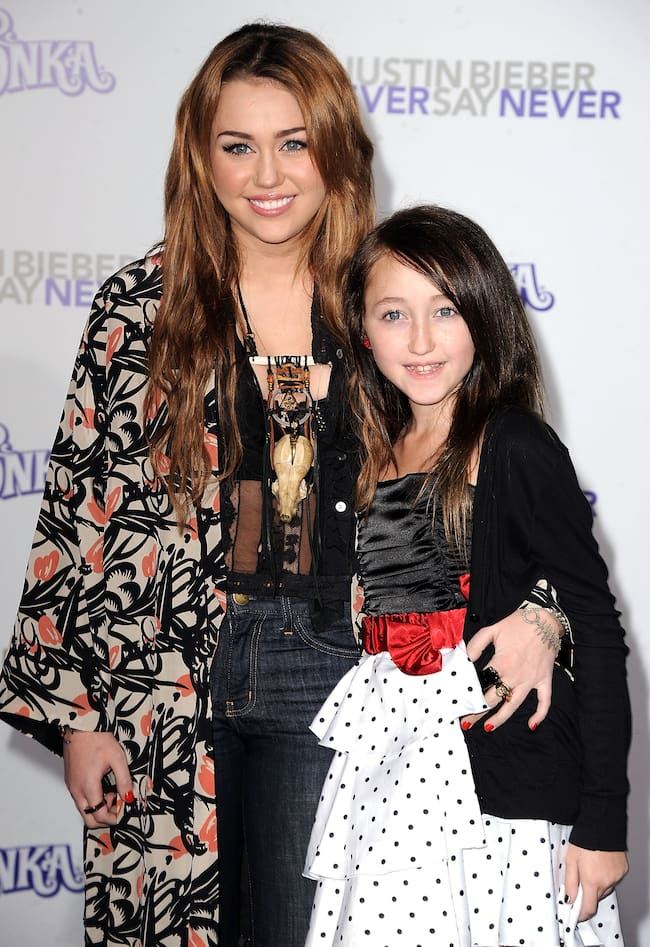 Miley Cyrus y Noah Cyrus en 2011