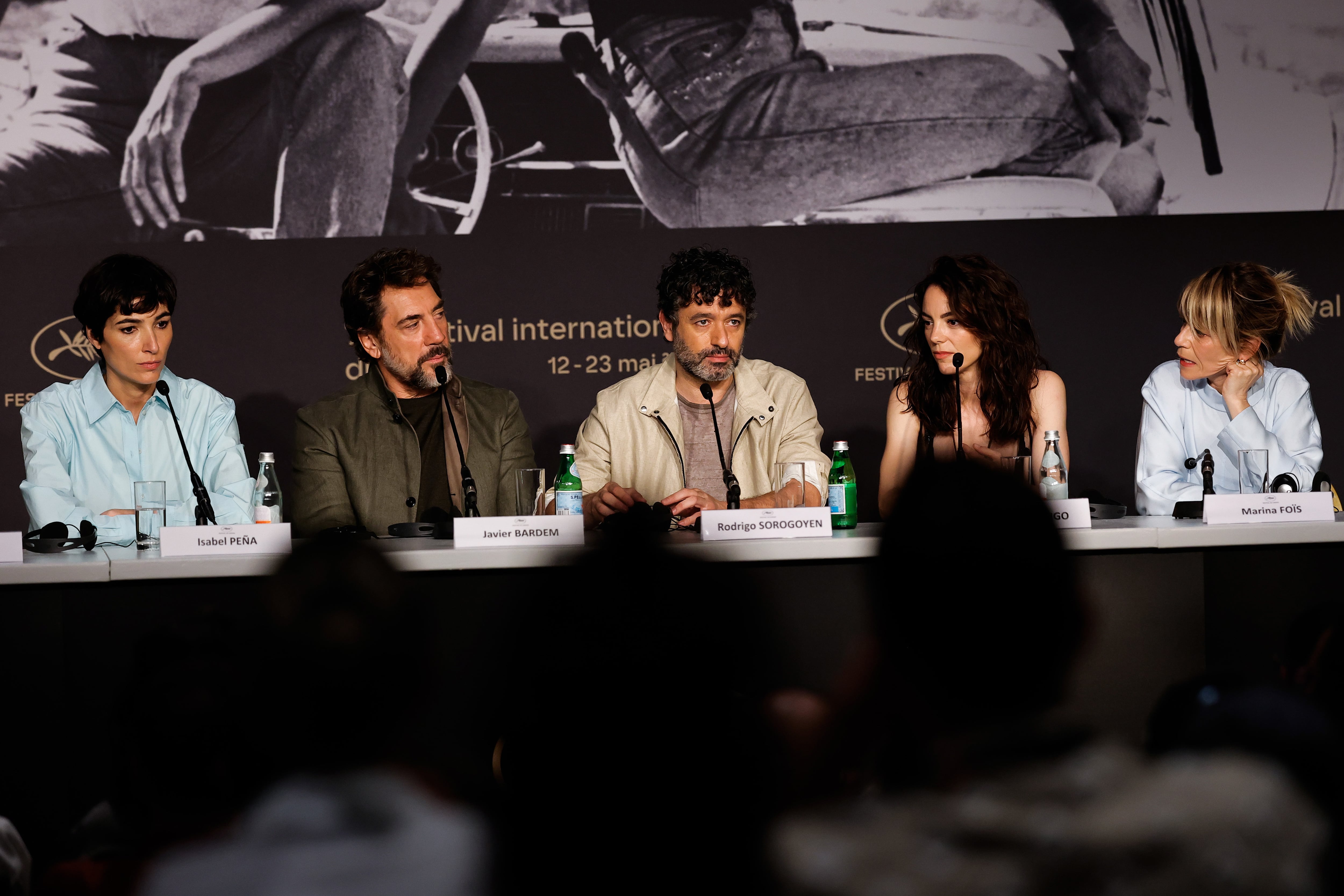 Isabel Pena, Javier Bardem, Rodrigo Sorogoyen, Victoria Luengo y Marina Foïs en la rueda de prensa de 'El Ser Querido' en el Festival de Cannes 2026. / Teresa Suarez/Pool/Getty