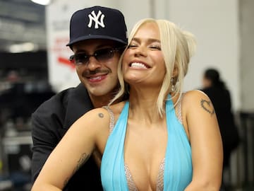 Karol G y Feid derrochan ternura, amor y perreo en pleno concierto: "No puedo creer que te vaya a cantar esta canción"