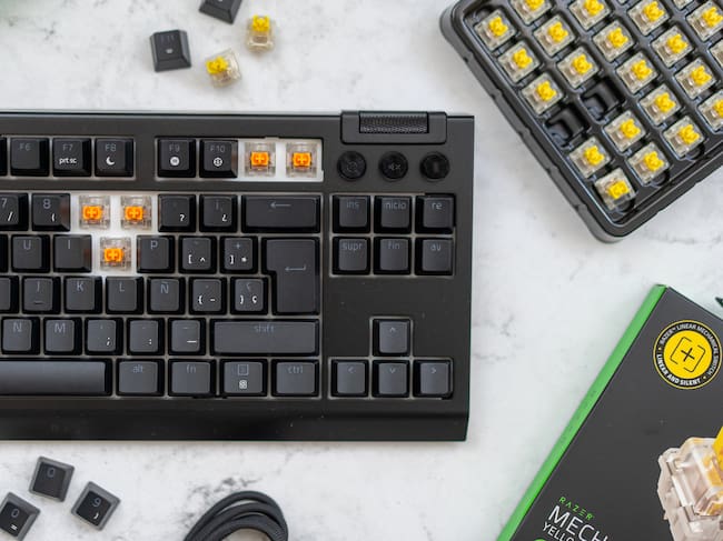 Razer BlackWidow V4 Tenkeyless HyperSpeed