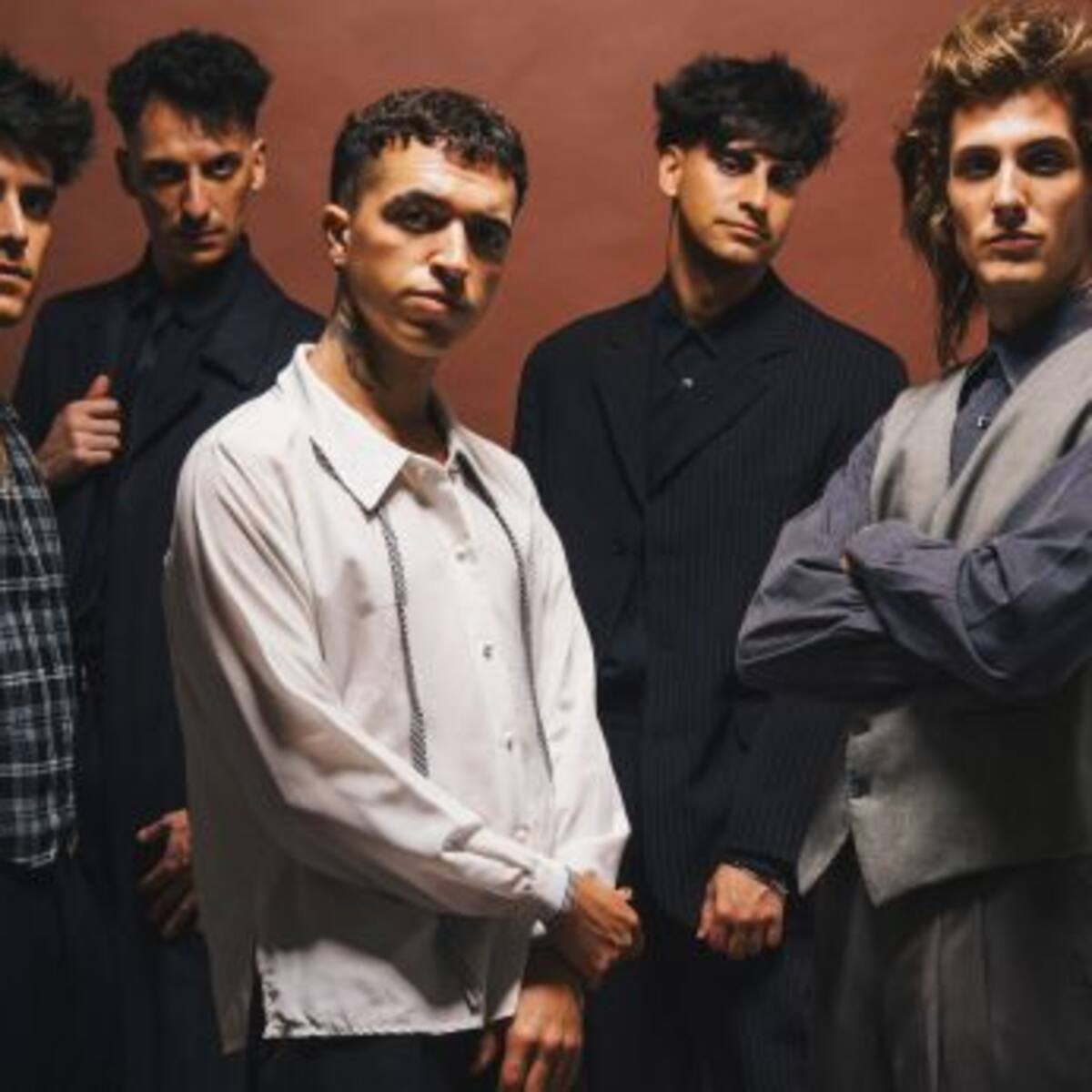 UN VERANO PRESENTA SU NUEVO SINGLE “CÓMO ESTÁS? :$”