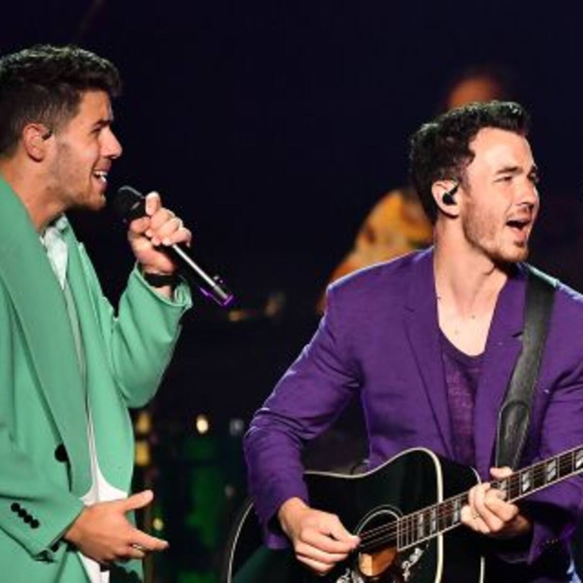 ¡Los Jonas Brothers publicaron su número de teléfono!