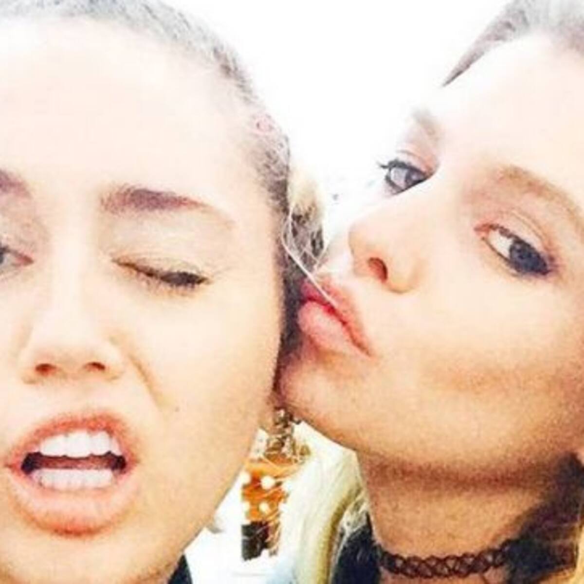 Miley Cyrus se muestra en público con su novia