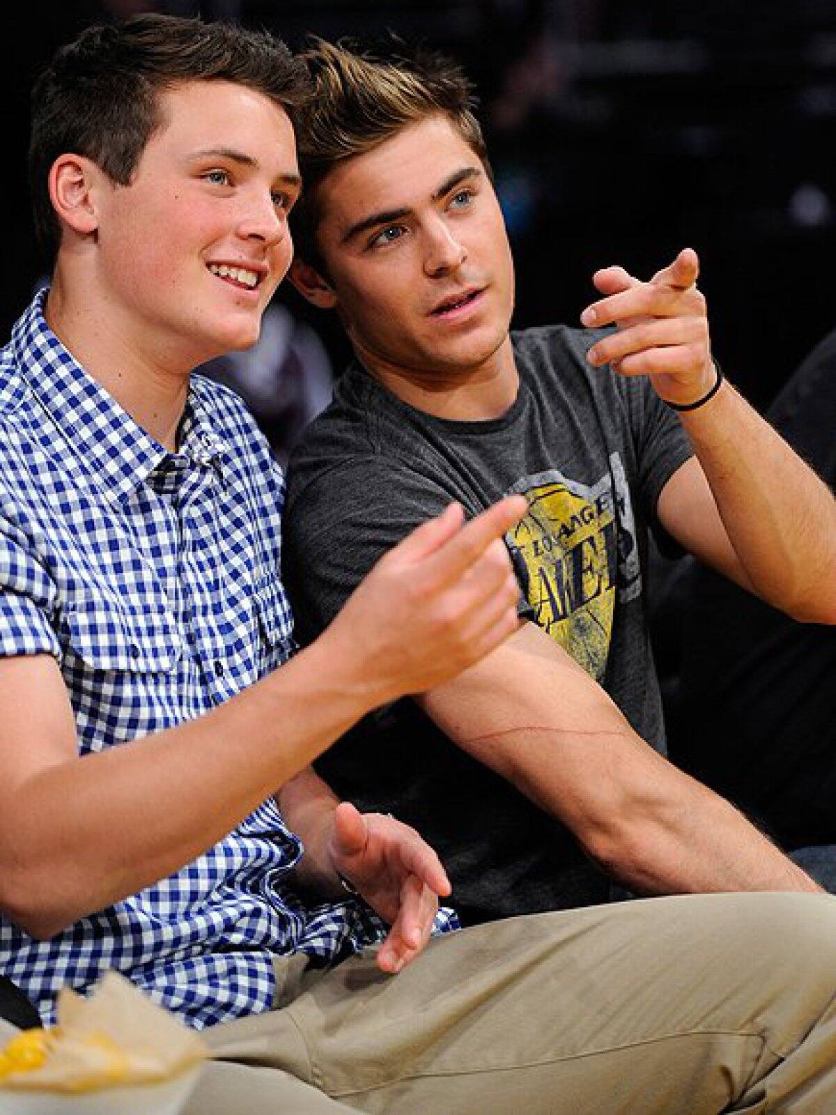 Zack Efron y su hermano Dylan