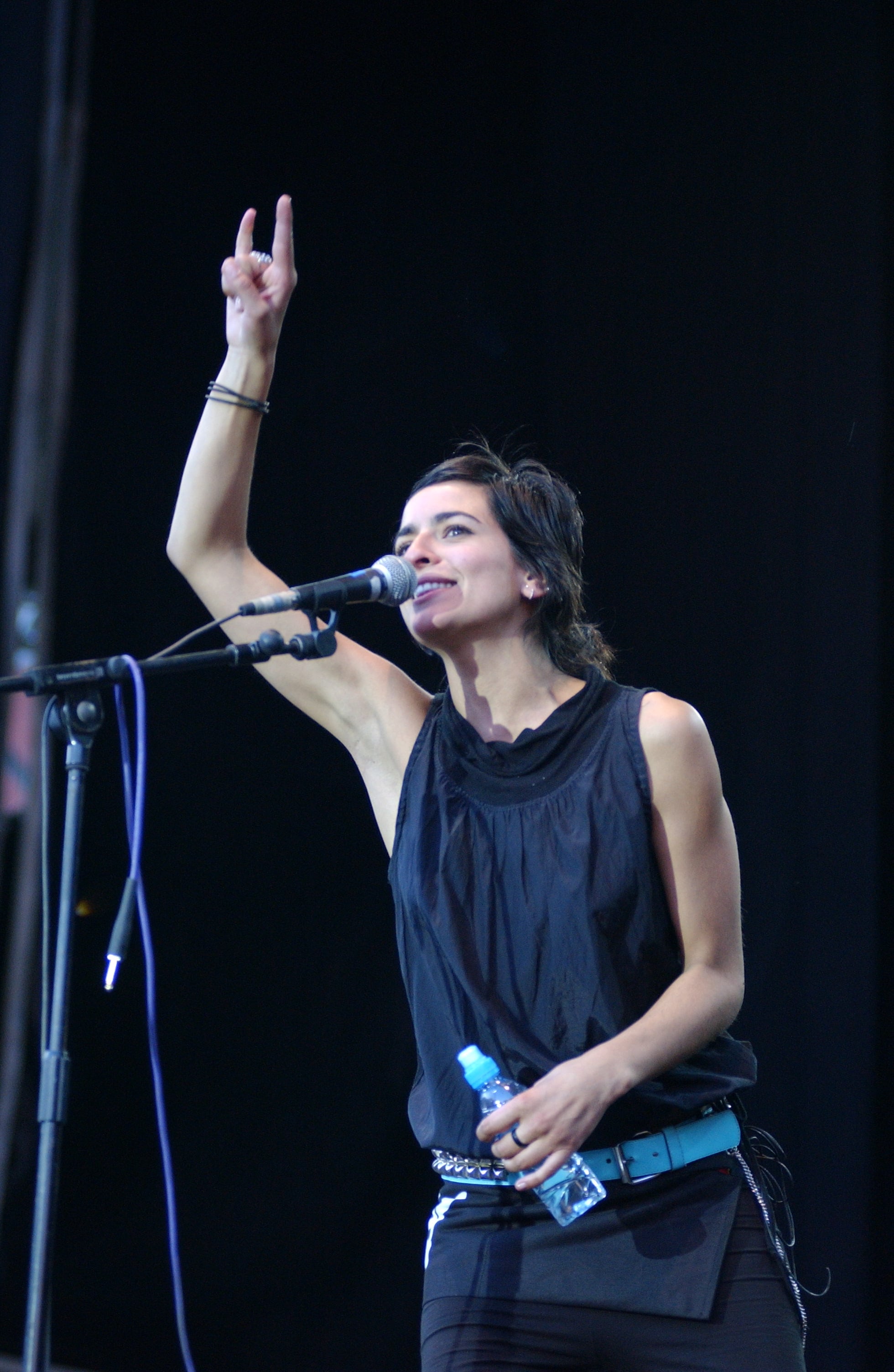 Bebe cantando en un concierto de San Isidro organizado por LOS40