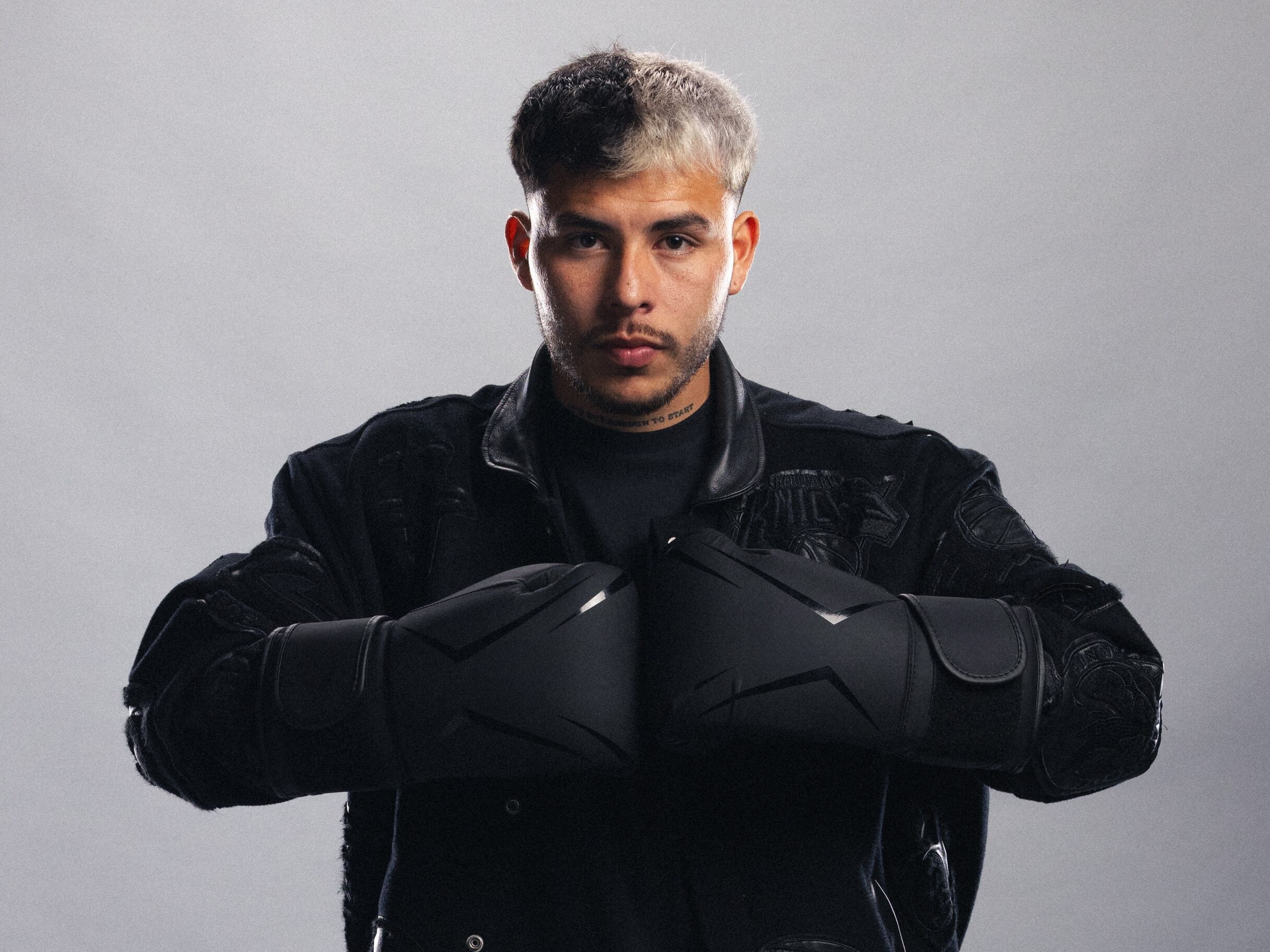 Rivaldios en la foto promocional de &#039;La velada del año 5&#039;