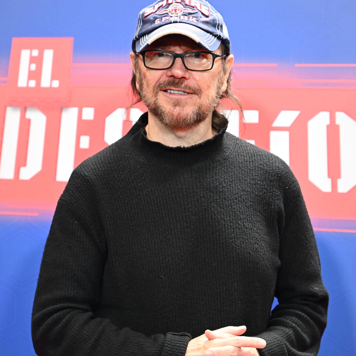 Santiago Segura desvela la verdadera historia de la canción de Taburete para su película: “No puedes poner bien a Torrente”