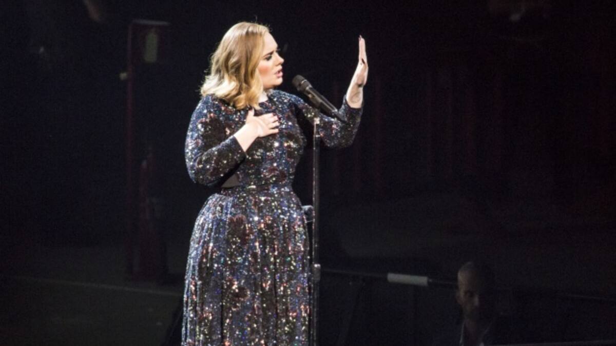 Adele se enfada con una fan por grabar su concierto en Verona