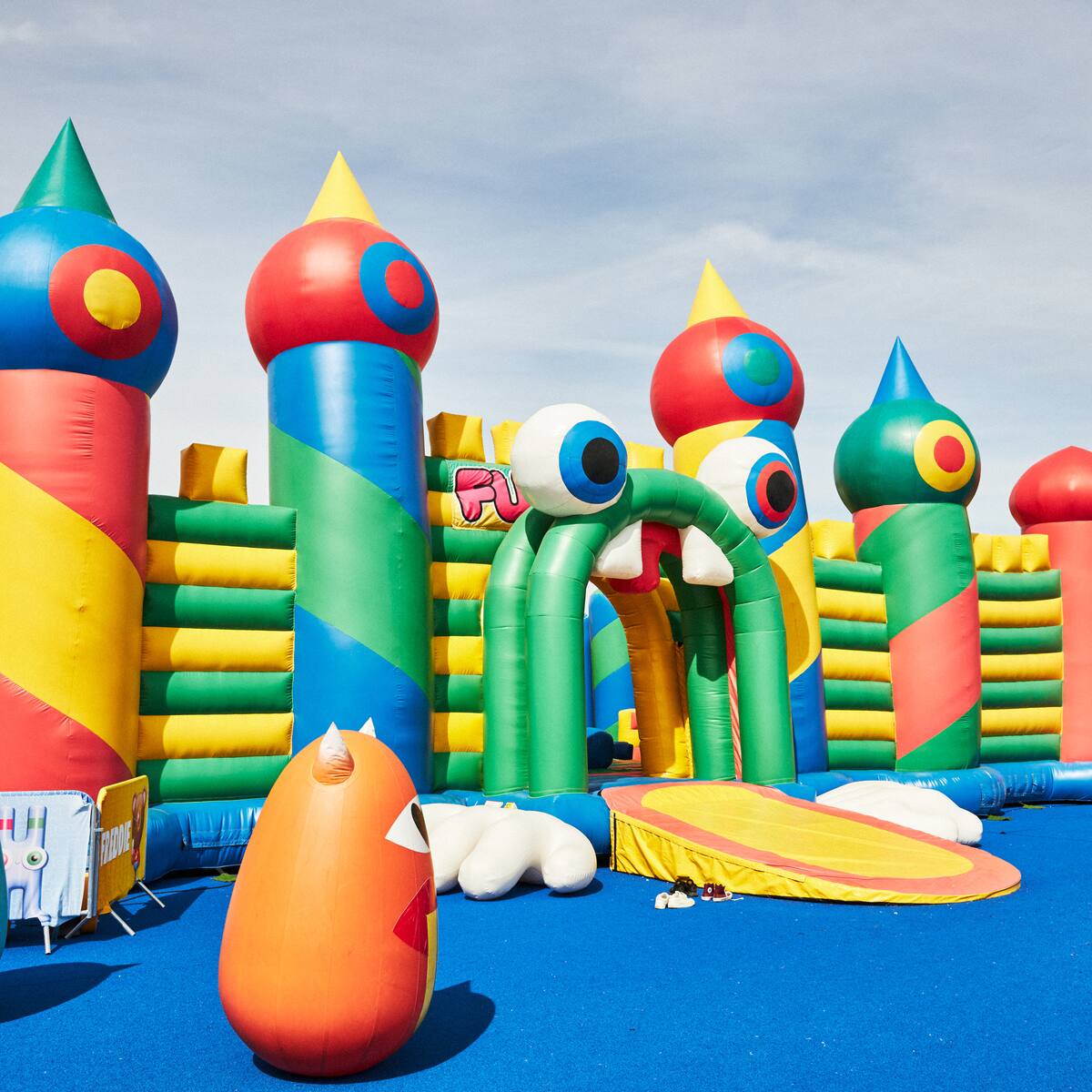 LOS40 te invita a ti y a tus amigos a Funbox, el parque hinchable más grande del mundo