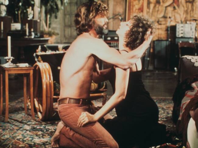 Kris Kristofferson y Barbra Streisand en una escena de la película &#039;A Star is Born&#039;