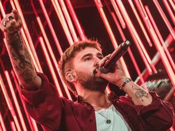 DANI FERNÁNDEZ SE HA CASADO RODEADO DE AMIGOS DE LA MÚSICA