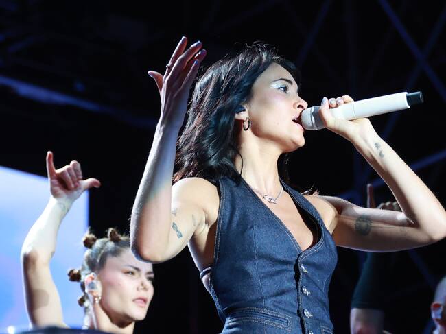 Aitana dio un gran show a su público sevillano en la Plaza de España de la ciudad (Photo By Rocio Ruz/Europa Press via Getty Images)