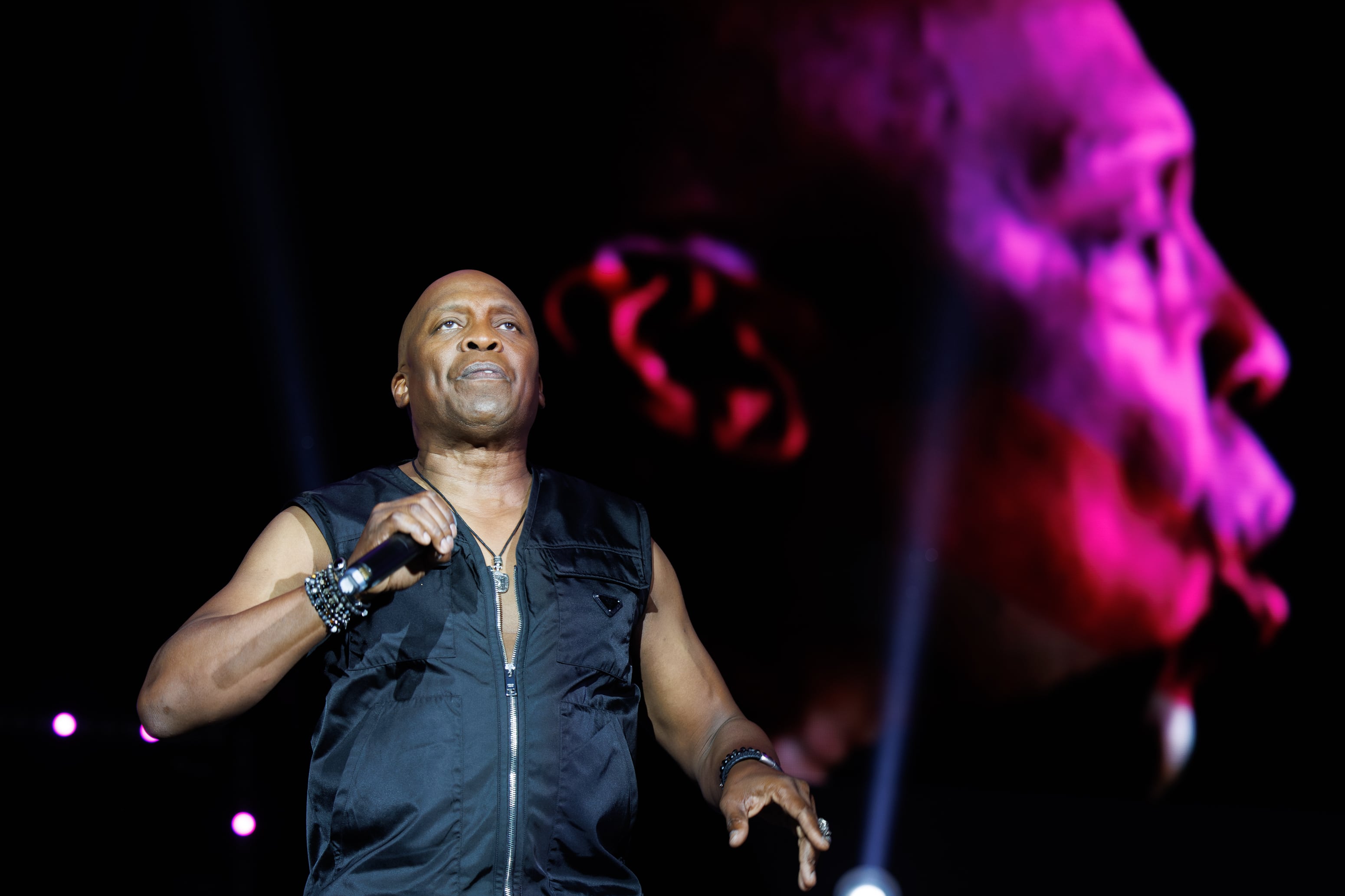 Un evento espectacular repleto de la mejor música de la década de los 90 que nos transportó a miles de recuerdos en nuestra memoria de la mano de artistas como Chimo Bayo, King Africa, Seguridad Social, Rebeca, Blackbox y muchos más repartidos en 5 escenarios.