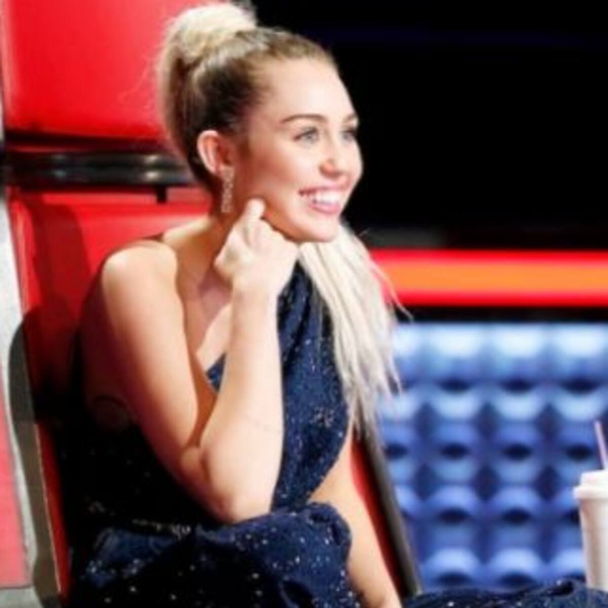 Miley Cyrus, Alicia Keys y Adam Levine arrancaron la nueva temporada de “The Voice”