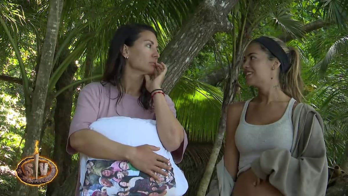 La entrevista “subida de tono” de Nagore Robles a Almudena, Ivonne y Teresa en ‘Supervivientes 2026’