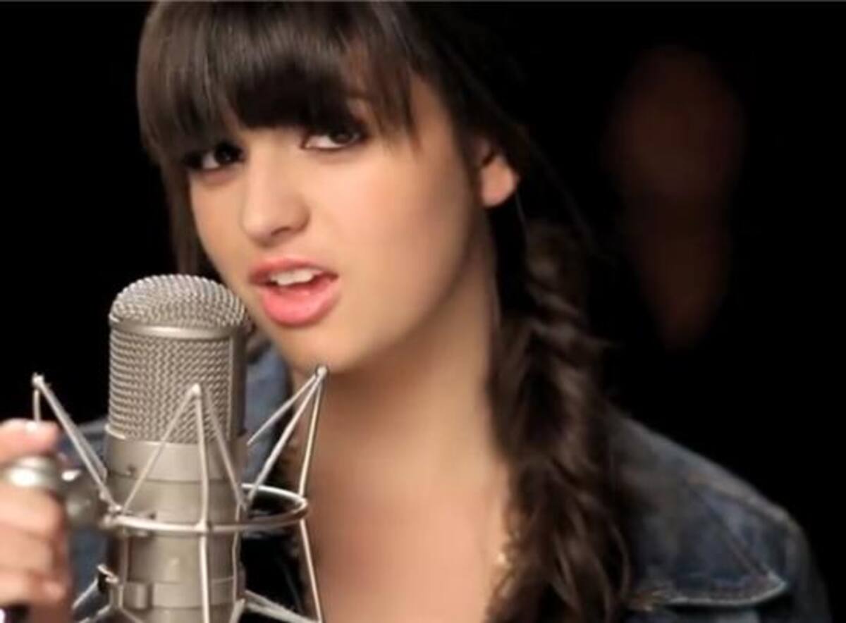 Con solo 14 años, Rebecca Black ha logrado revolucionar el mundo de la música por las grandes críticas vertidas hacia ella