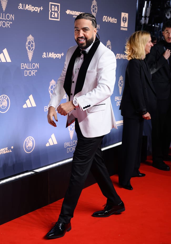 French Montana posa a su llegada a la 70ª edición del Balón de Oro.