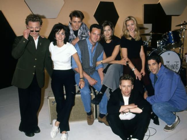 The Rembrandts junto con los actores de Friends