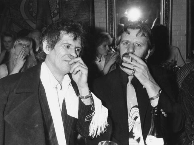 Keith Richards junto a Ringo Starr en 1985.
