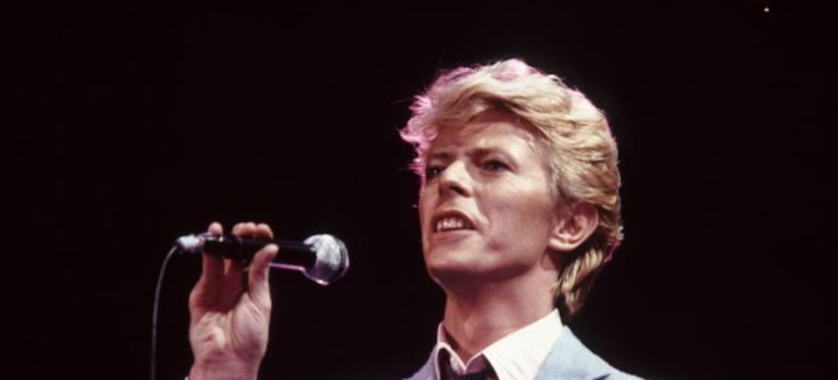 David Bowie, en un concierto en directo en 1983.