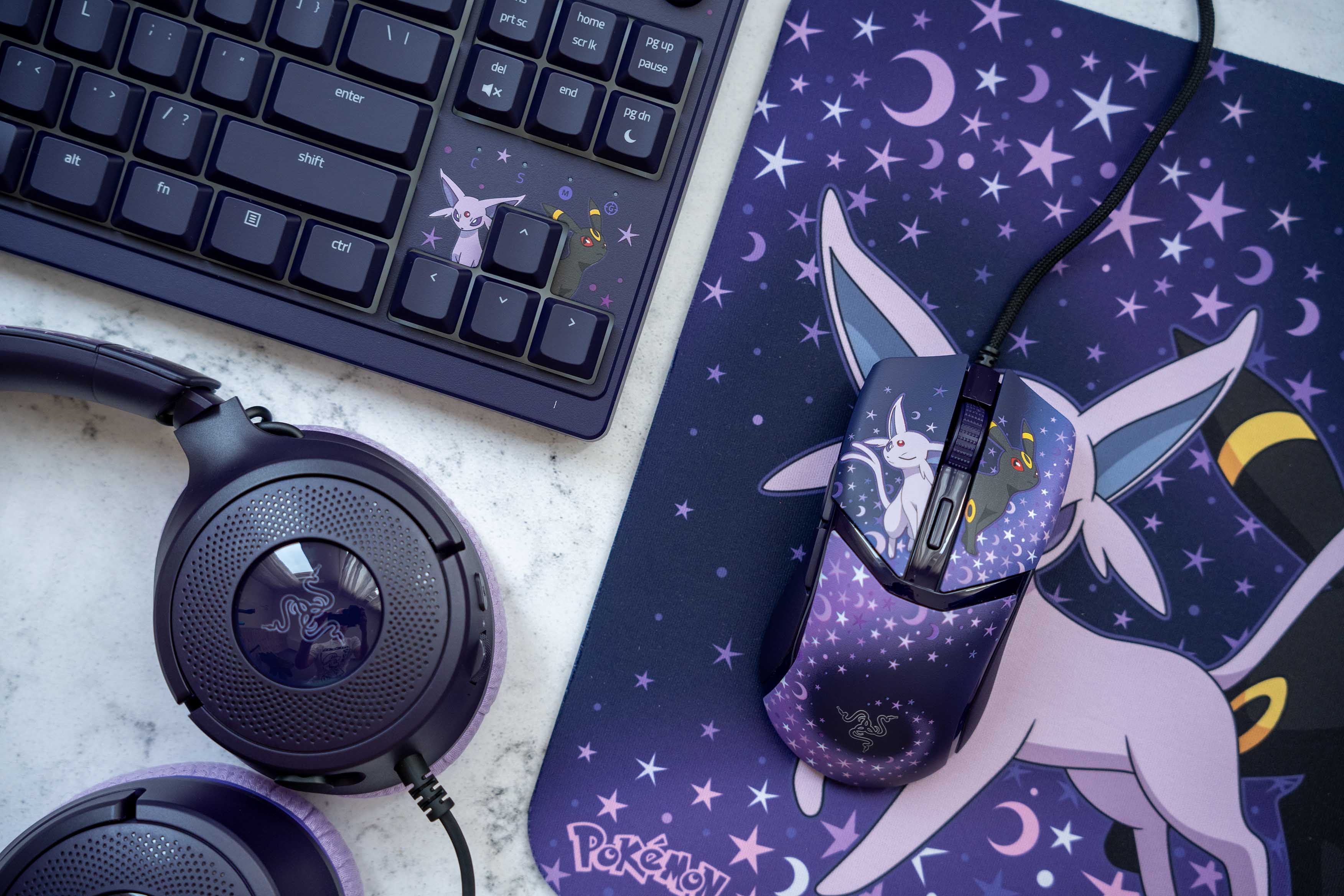 Razer x Pokémon: Espeon y Umbreon llevan la dualidad de la segunda generación al escritorio.