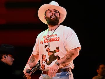 La inesperada colaboración de Manuel Carrasco y Carín León en ‘No me llores’, beber para olvidar