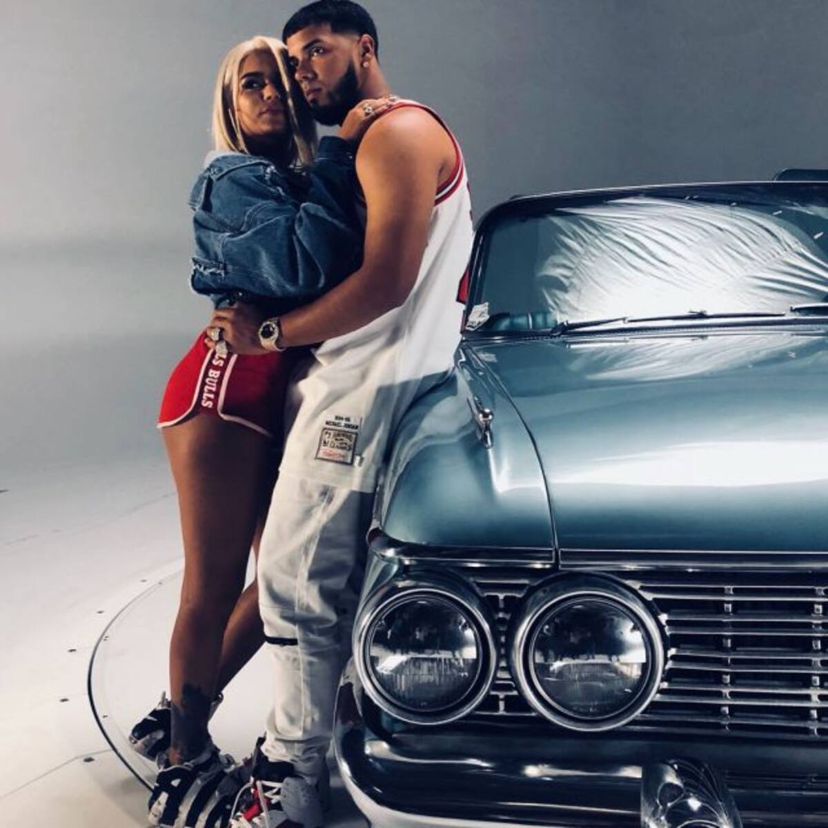 Karol G y Anuel AA anuncian colaboración