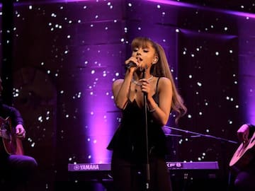 Ariana Grande está de vuelta en el estudio y sus fans especulan con la llegada de su séptimo disco