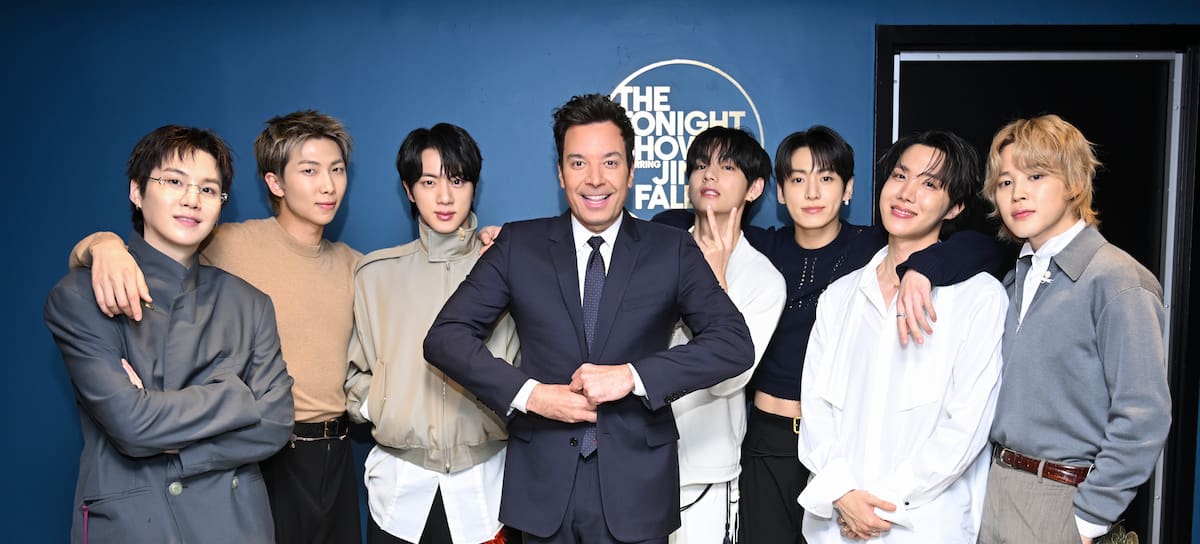 BTS en el programa de televisión estadounidense 'The Tonight Show Starring Jimmy Fallon', marzo de 2026