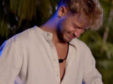 Sandra Barneda anuncia a los chicos de ‘La isla de las tentaciones’ la hoguera de confrontación y reaccionan