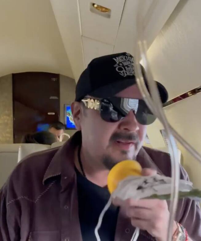 Pepe Aguilar sufre momentos de angustia en avión privado