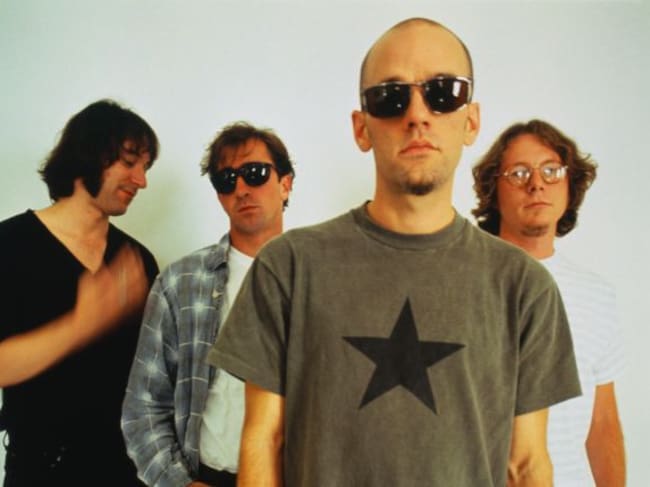 Peter Buck, Bill Berry, Michael Stipe y Mike Mills, miembros de R.E.M., en 1994.