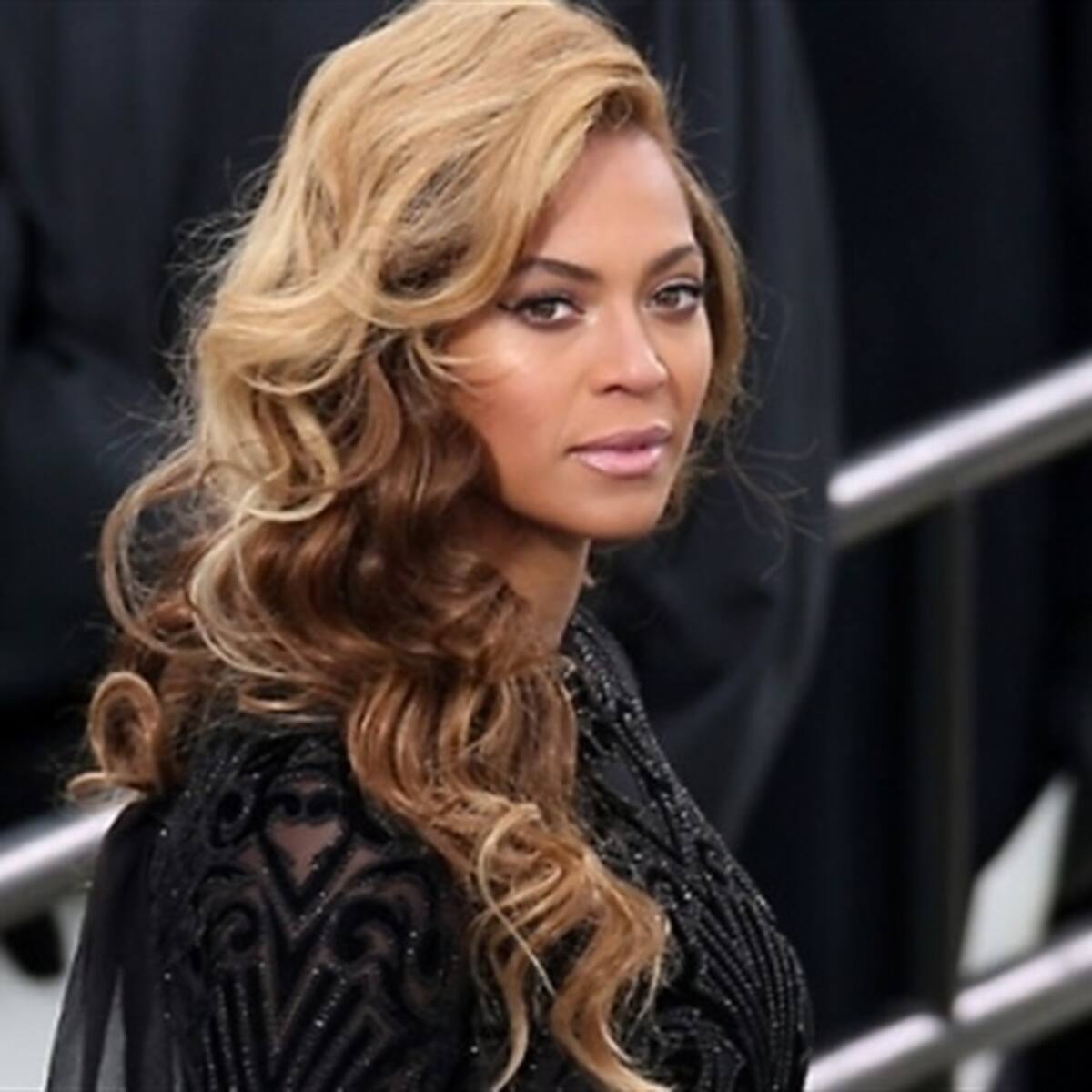 Beyoncé engaña a Obama y Kelly Clarkson ilumina con su pureza