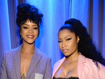 RIHANNA Y NICKI MINAJ TIENEN UNA CITA DOBLE, LOS FANS ENLOQUECEN Y LOS RUMORES DE COLABORACIÓN AUMENTAN